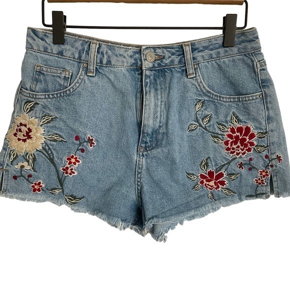 TOPSHOP MOTO Mom Jean Shorts Size 6 Raw Hem High Waist Embroidered Boho embroid - Picture 1 of 8